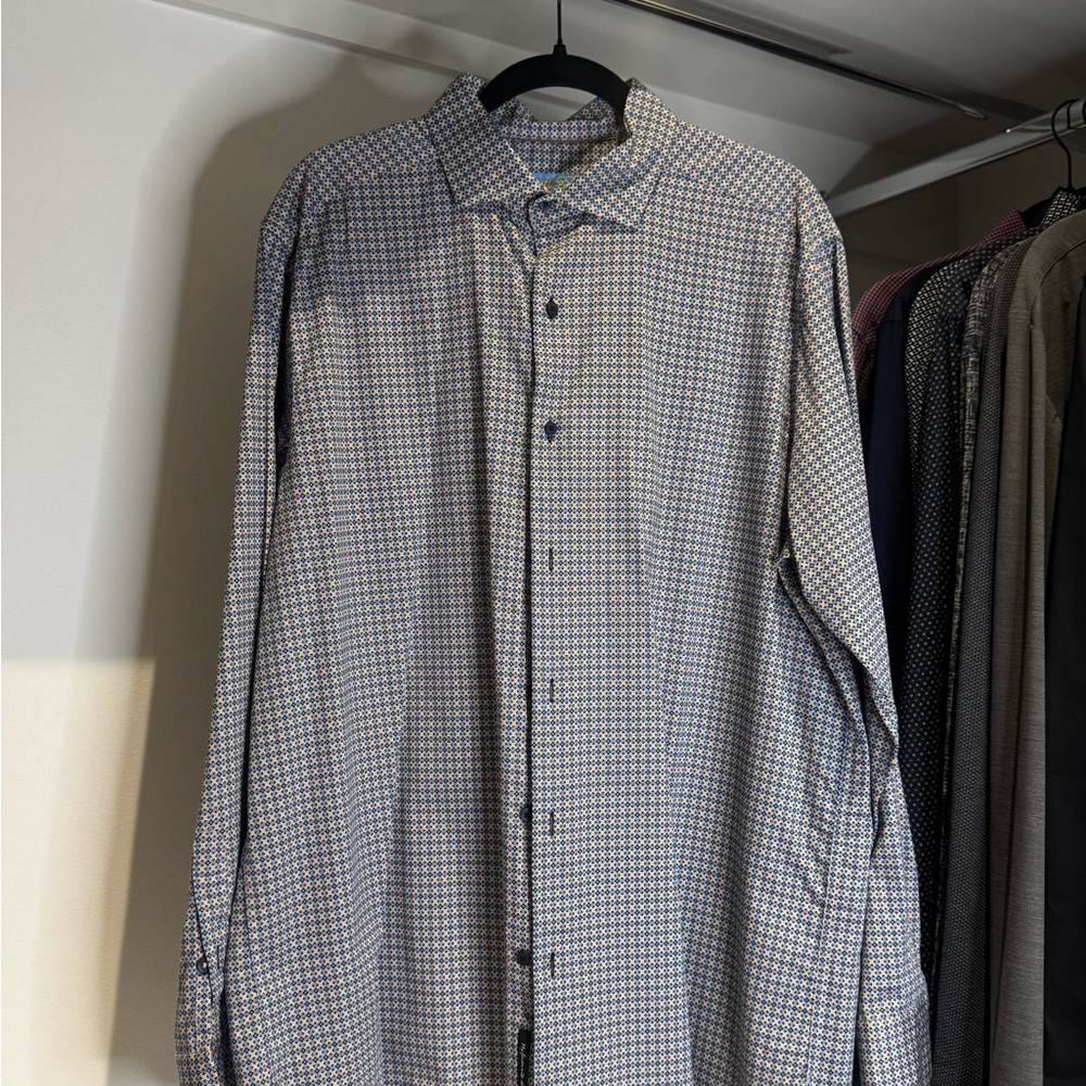 Stylish Blue and White Patterned Men's Shirt
